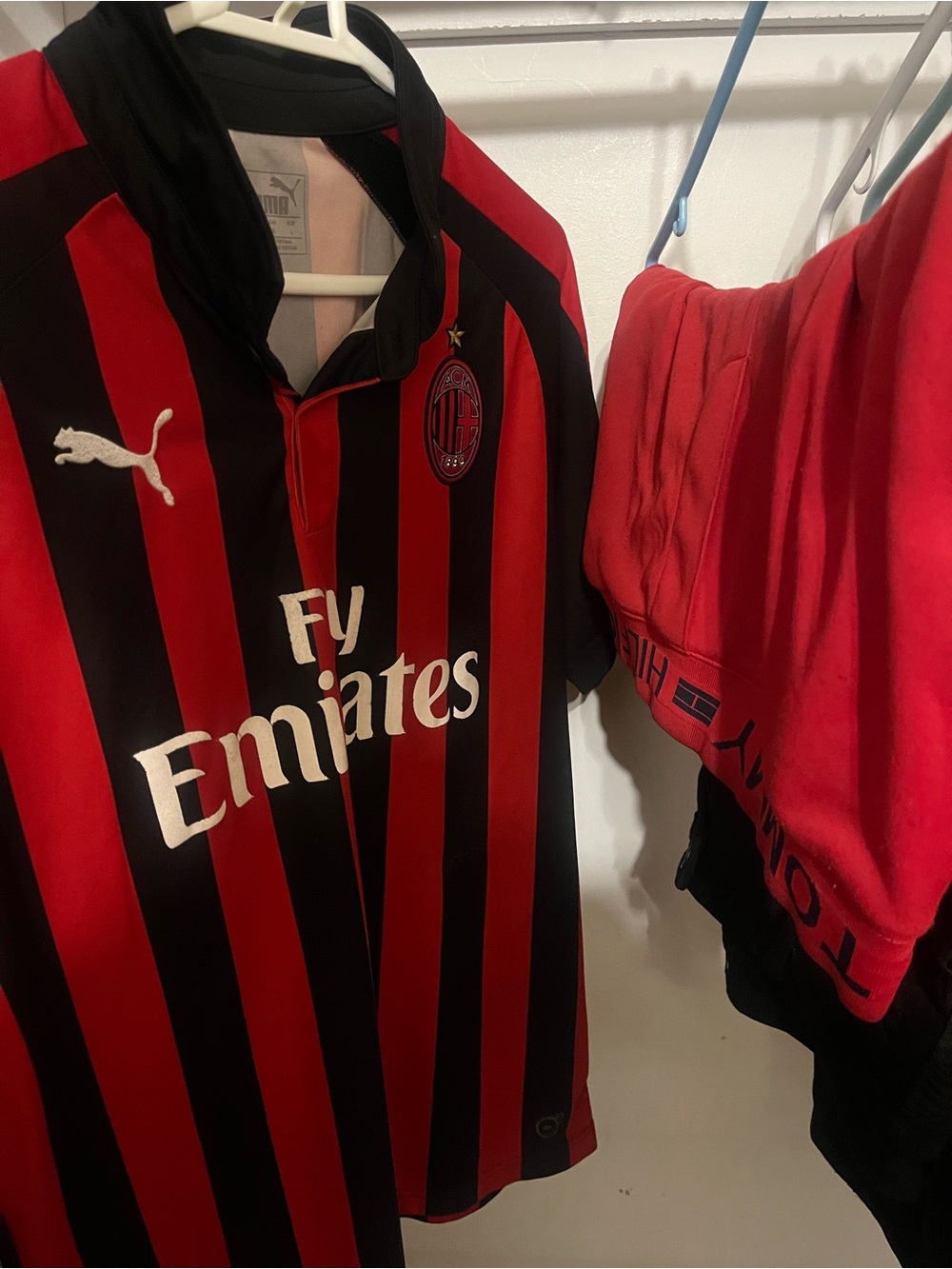 Puma Deals, Men's Jersey + FREE Hilfiger Shorts, Size Large